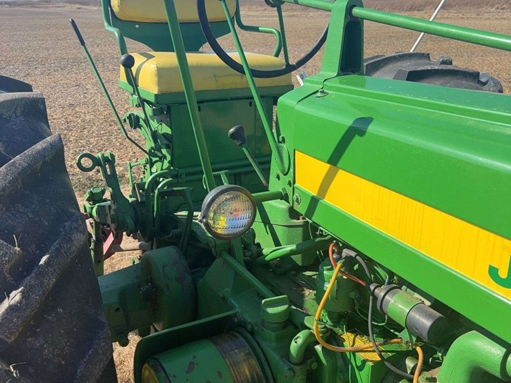 1957-john-deere-520-image-12