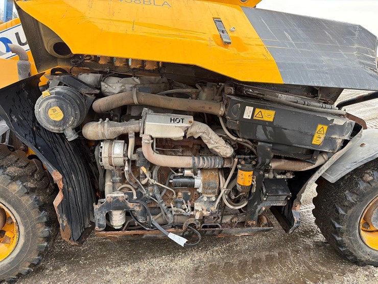 2017-jcb-525-60-image-10