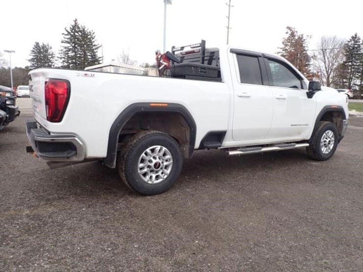 2022-gmc-2500hd-image-4