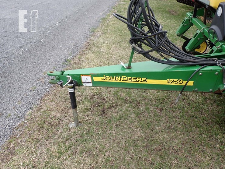 john-deere-1750-image-10