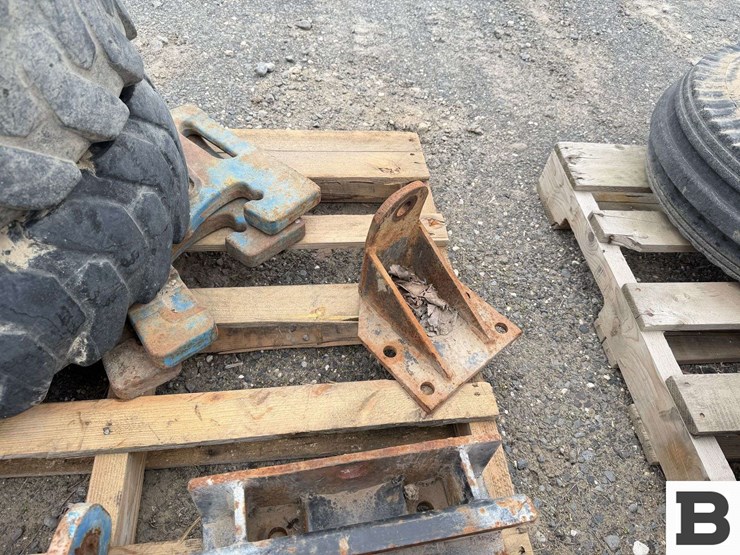 misc.-tractor-weights-and-brackets,-27x8.5-15-tires-and-rims-image-7