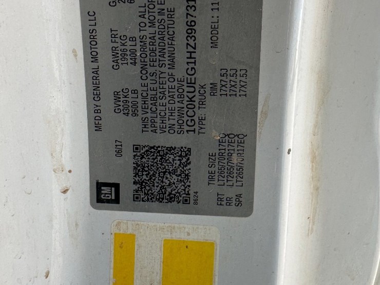 2017-chevrolet-silverado-2500hd-image-13