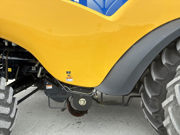 2009-new-holland-cr9060-image-17