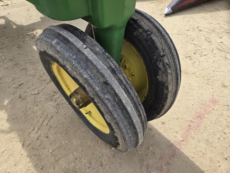 john-deere-b-image-13