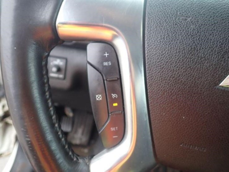 2015-chevrolet-traverse-image-21