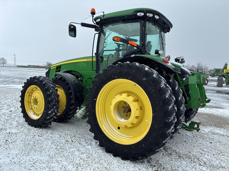 2011-john-deere-8335r-image-7