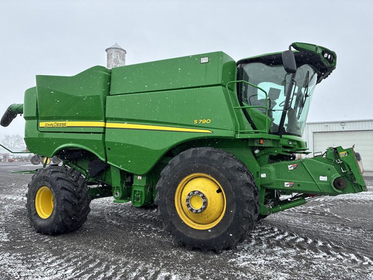 2018-john-deere-s790-image-1