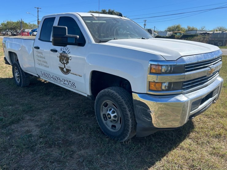 2017-chevrolet-silverado-2500hd-image-3