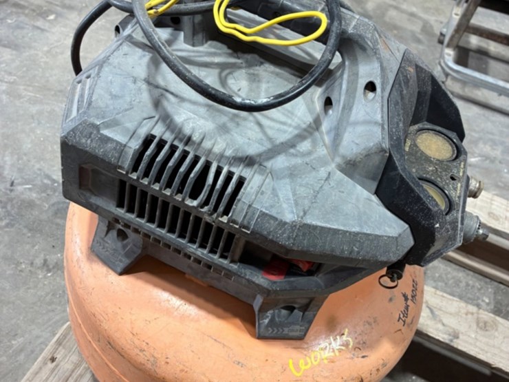 ridgid-air-compressor-image-2