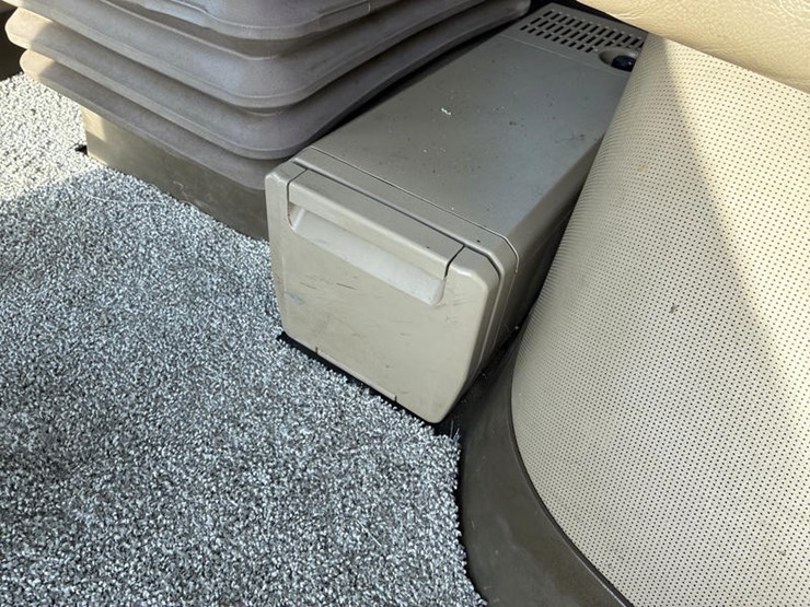 2015-john-deere-9470rt-image-59