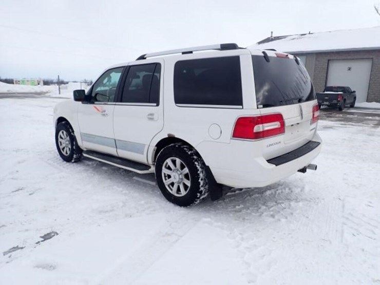 2009-lincoln-navigator-image-7