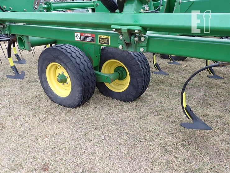 john-deere-726-image-6