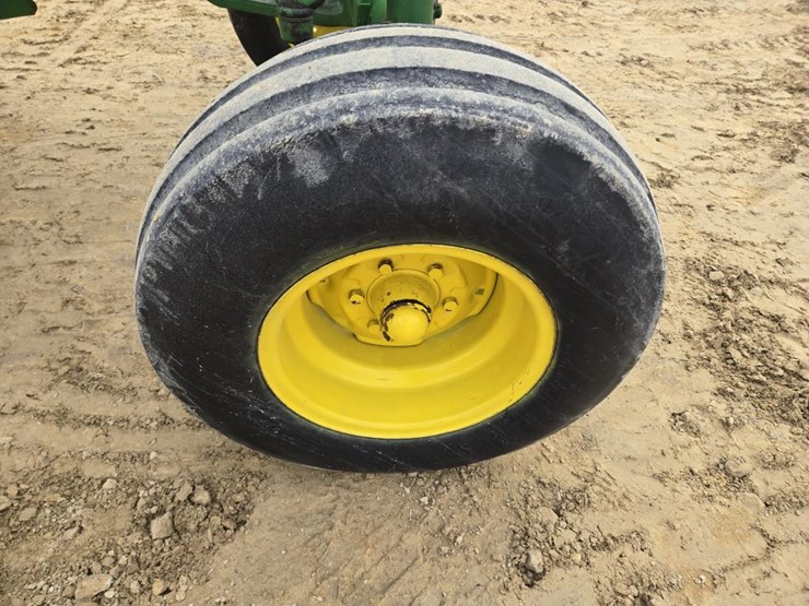 john-deere-3010-image-18