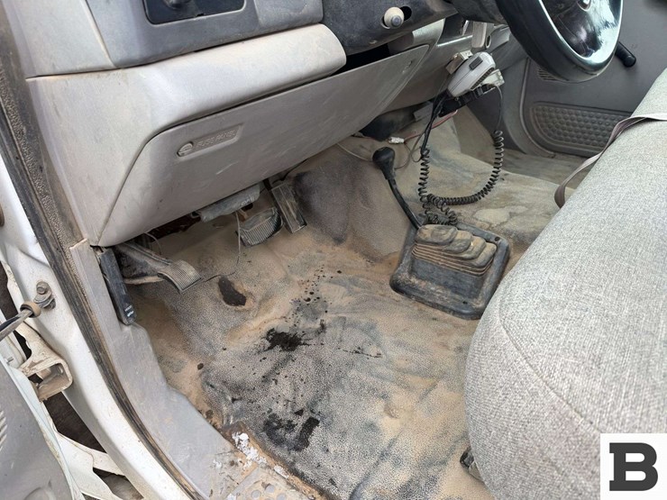 2001-ford-f350-image-33