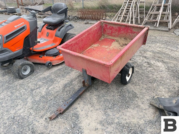 42"-lawn-dump-cart-image-1