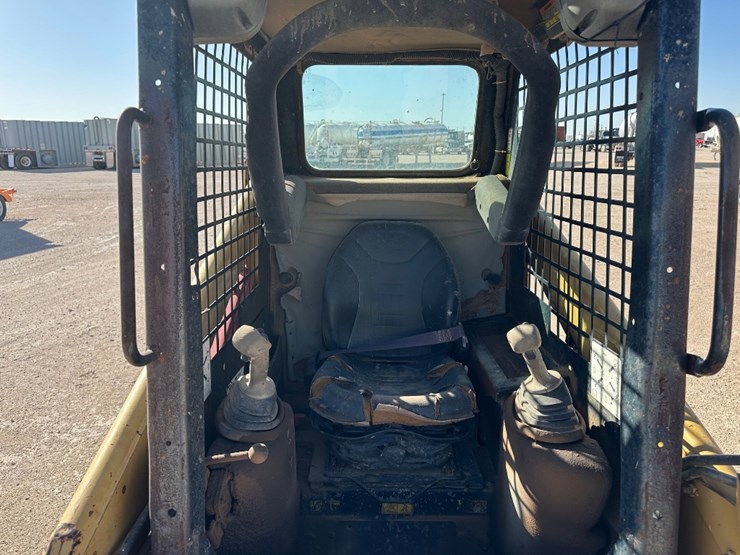 2004-caterpillar-247b-image-8