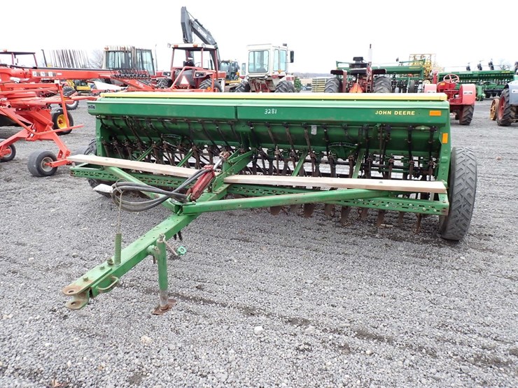 john-deere-8300-image-2