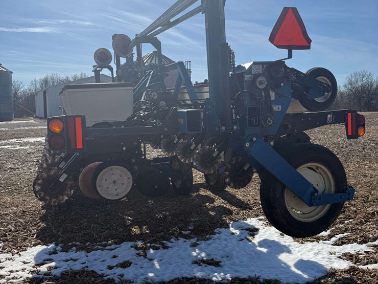 2009-kinze-3600-image-12