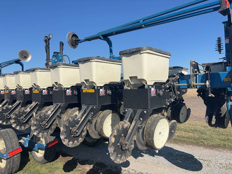 2009-kinze-3600-image-5