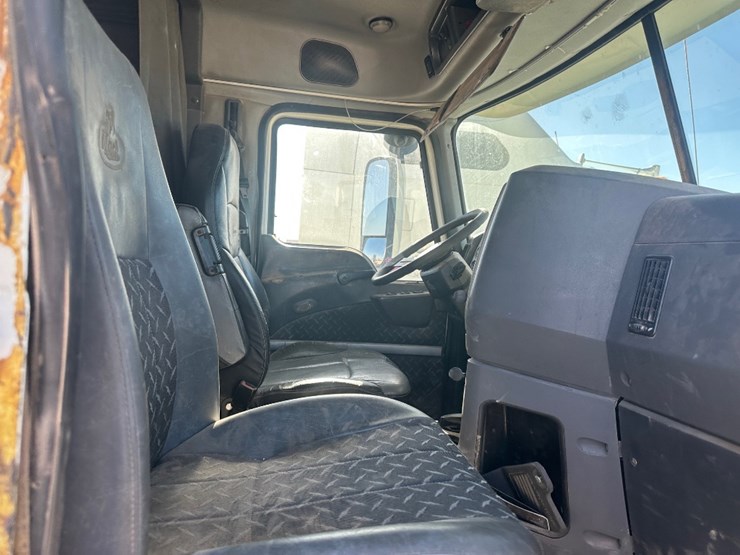 2018-mack-pinnacle-image-8