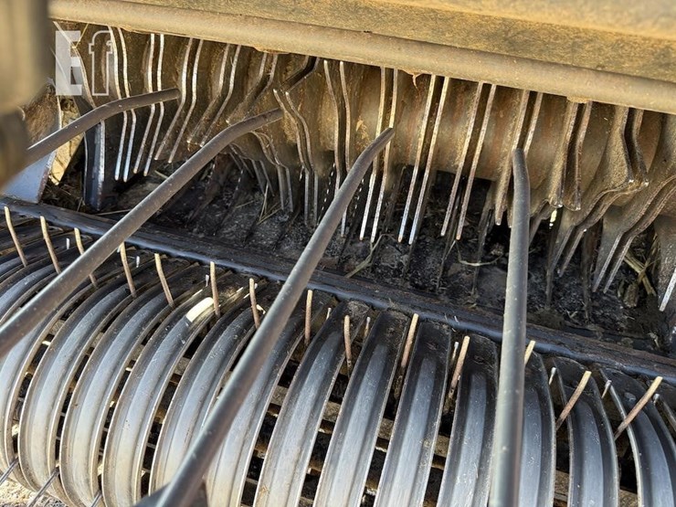 2016-claas-variant-360rc-image-6