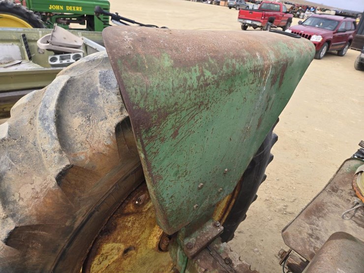 john-deere-3010-image-12