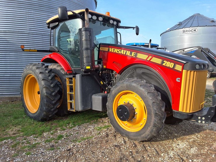 2017-versatile-260-image-21