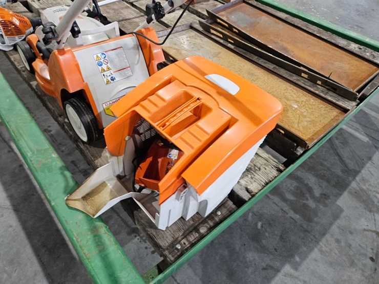 #652-•-stihl-rma-370-battery-powered-lawn-mower-image-12