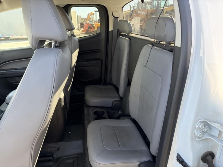 2017-chevrolet-colorado-image-17