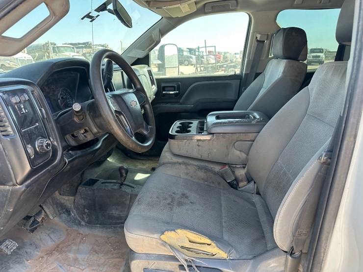 2019-chevrolet-silverado-2500hd-image-12