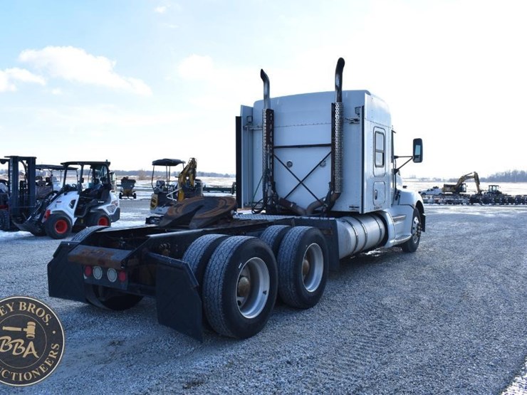 2012-kenworth-t660-image-10