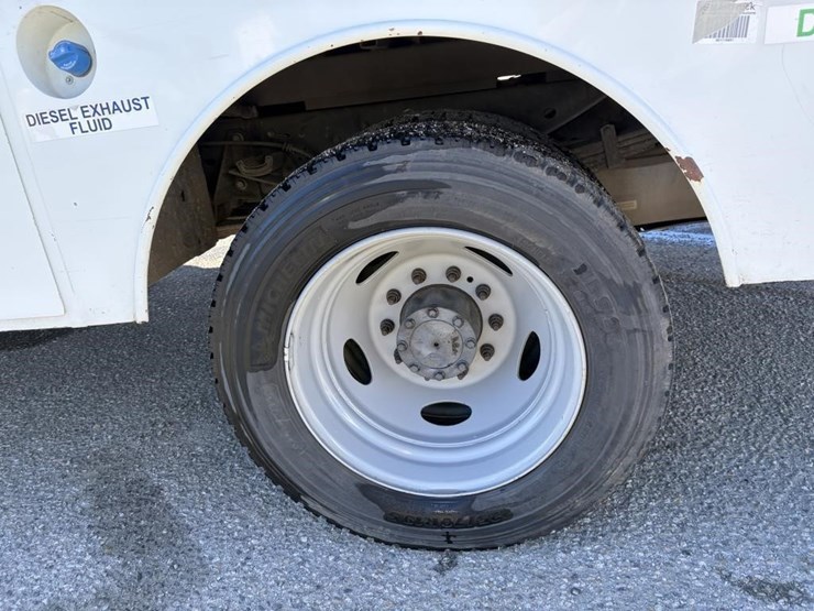 2012-ford-f550-xlt-image-5