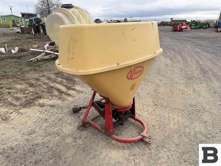vicon-3pt-fertilizer-spreader-image-2