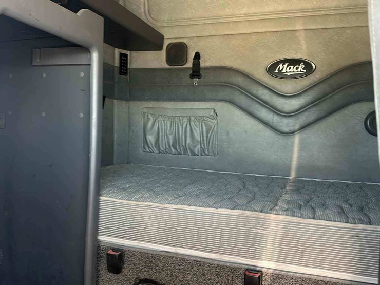 2018-mack-cxu-(pinnacle)-image-10