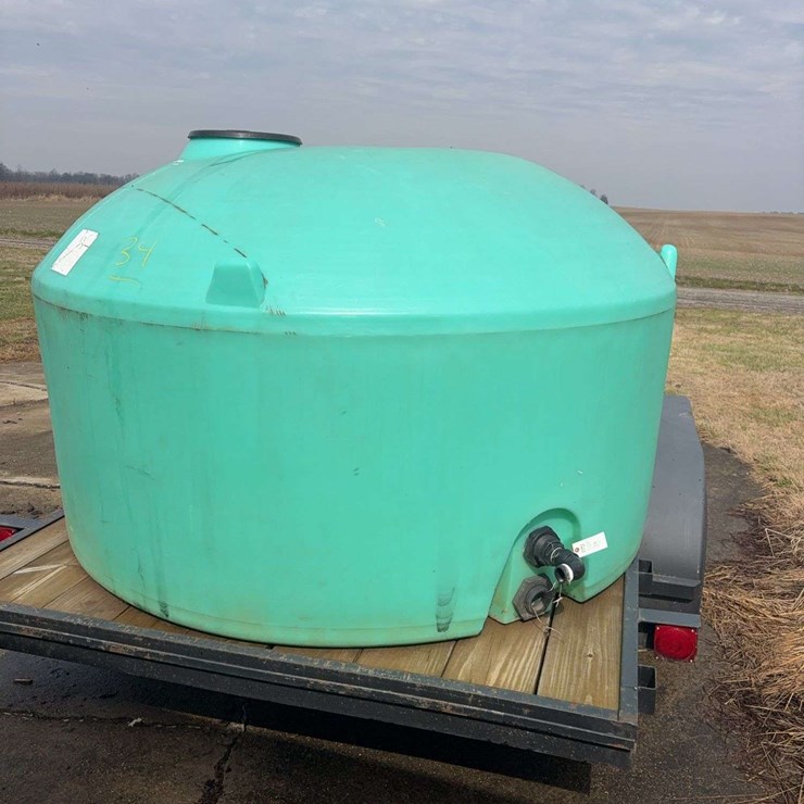 1100 Gallon Poly tank