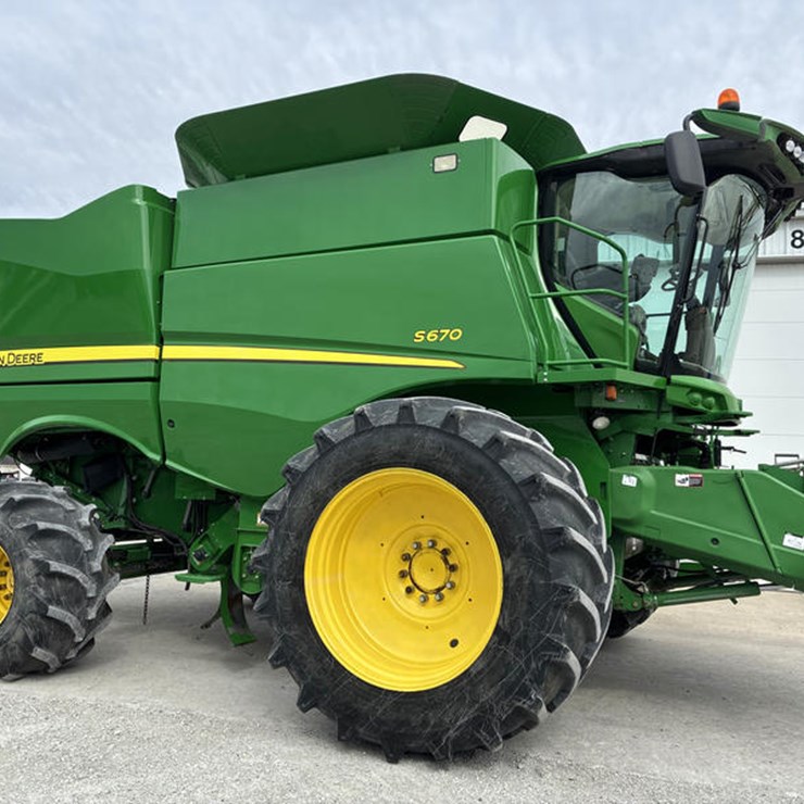 2014 JOHN DEERE S670