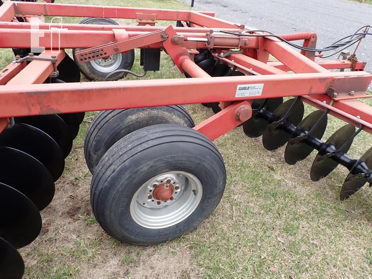 case-ih-3800-image-7