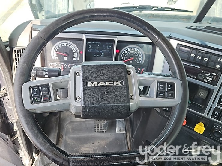 2021-mack-mack-anthem-t64-6x4-truck-tractor,-day-cab,-mp-7-425hp-diesel-engine,-automatic-m-drive-transmission-image-43