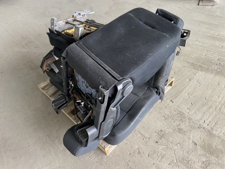 2015-ford-explorer-image-7