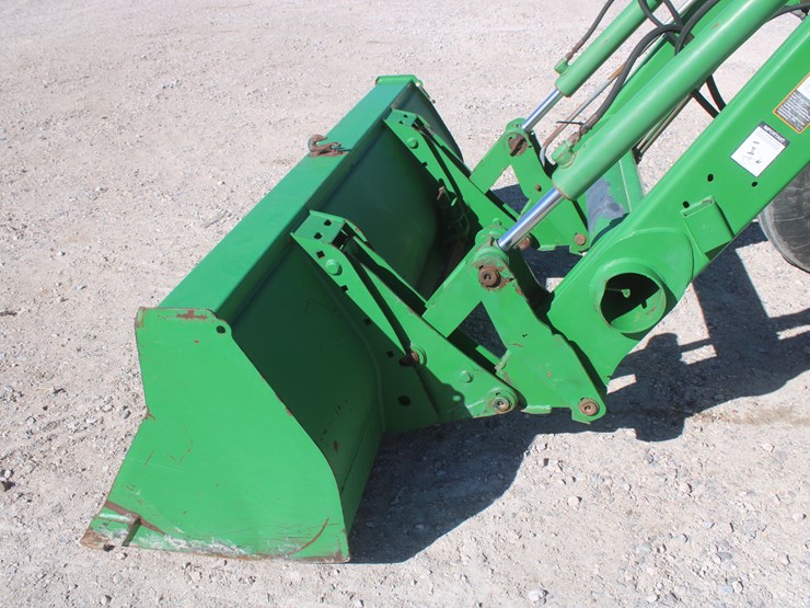 2004-john-deere-7320-image-17