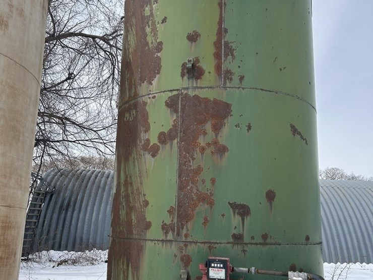 8000-fuel-tank-w/pump-image-3