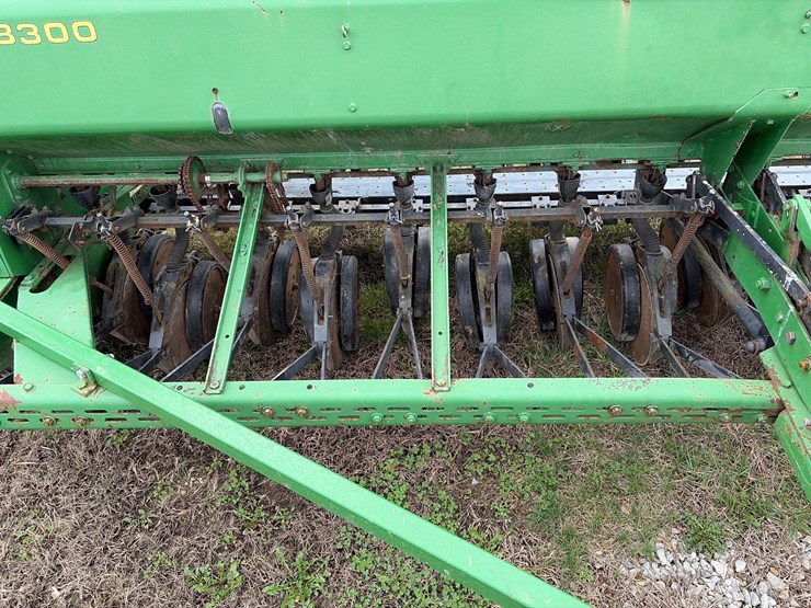 john-deere-8300-image-10