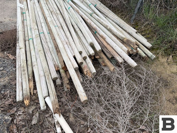 8'-wooden-pencil-posts-image-3