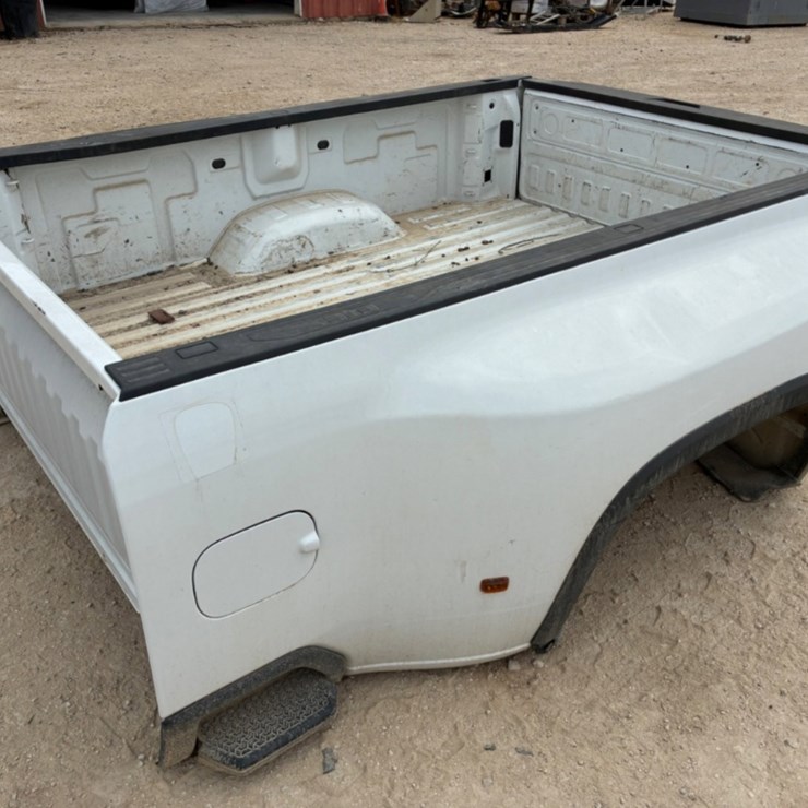 CHEVY DUALLY TRUCK BED