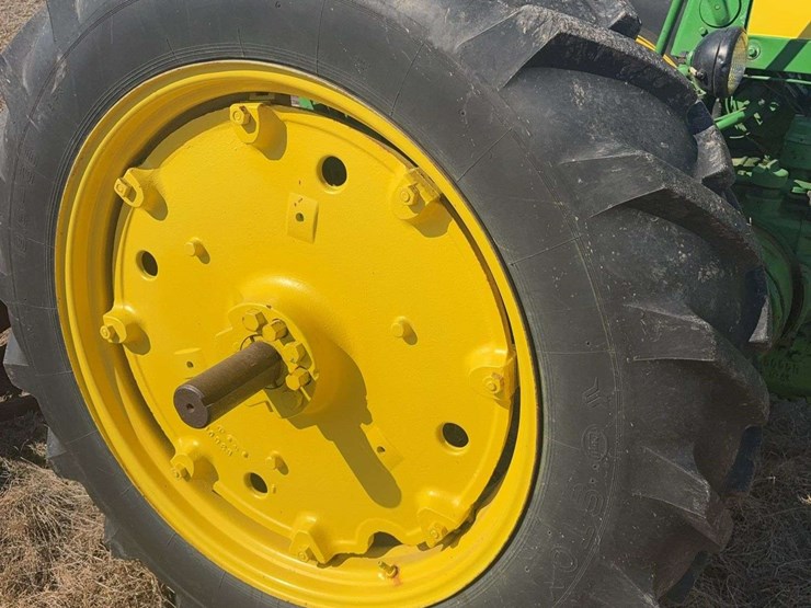 1957-john-deere-520-image-13