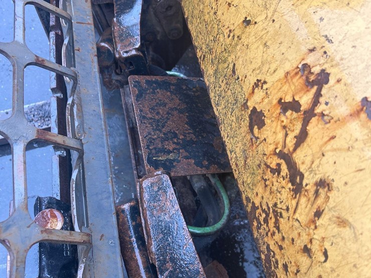 2011-caterpillar-299c-image-9