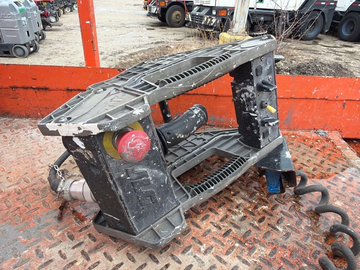 2017-jlg-2632es-image-6