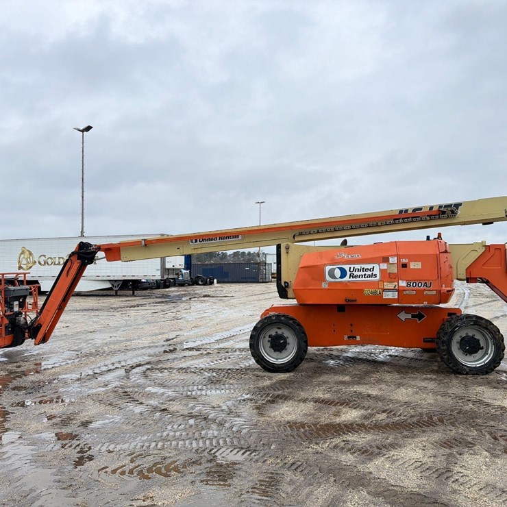 2016 JLG 800AJ