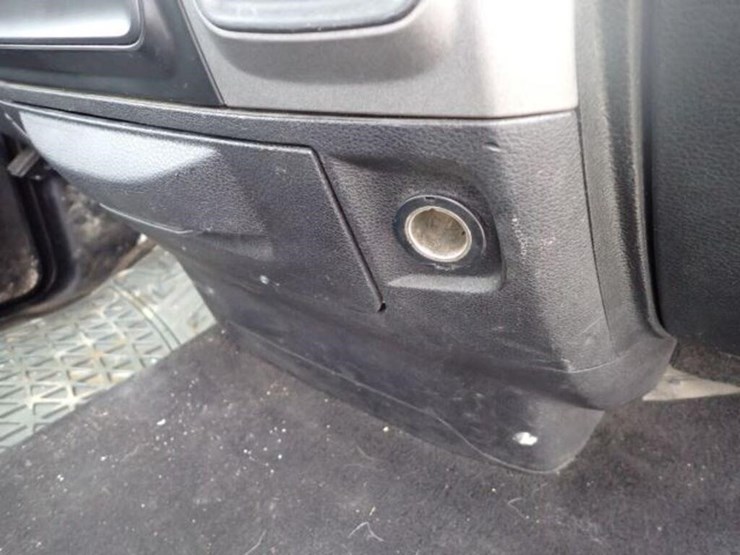 2015-dodge-ram-1500-image-34