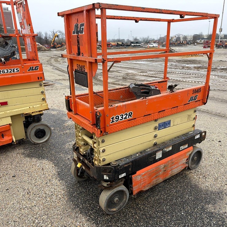 2017 JLG 1932R